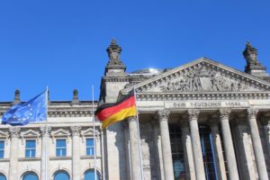 Leia mais sobre o artigo Lei de Regulamentação da Inteligência Artificial é Aprovada pelo Parlamento Europeu: Entenda as Mudanças!”